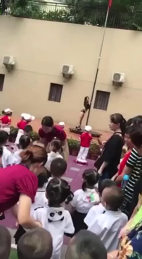 Preview for  711946154197974645