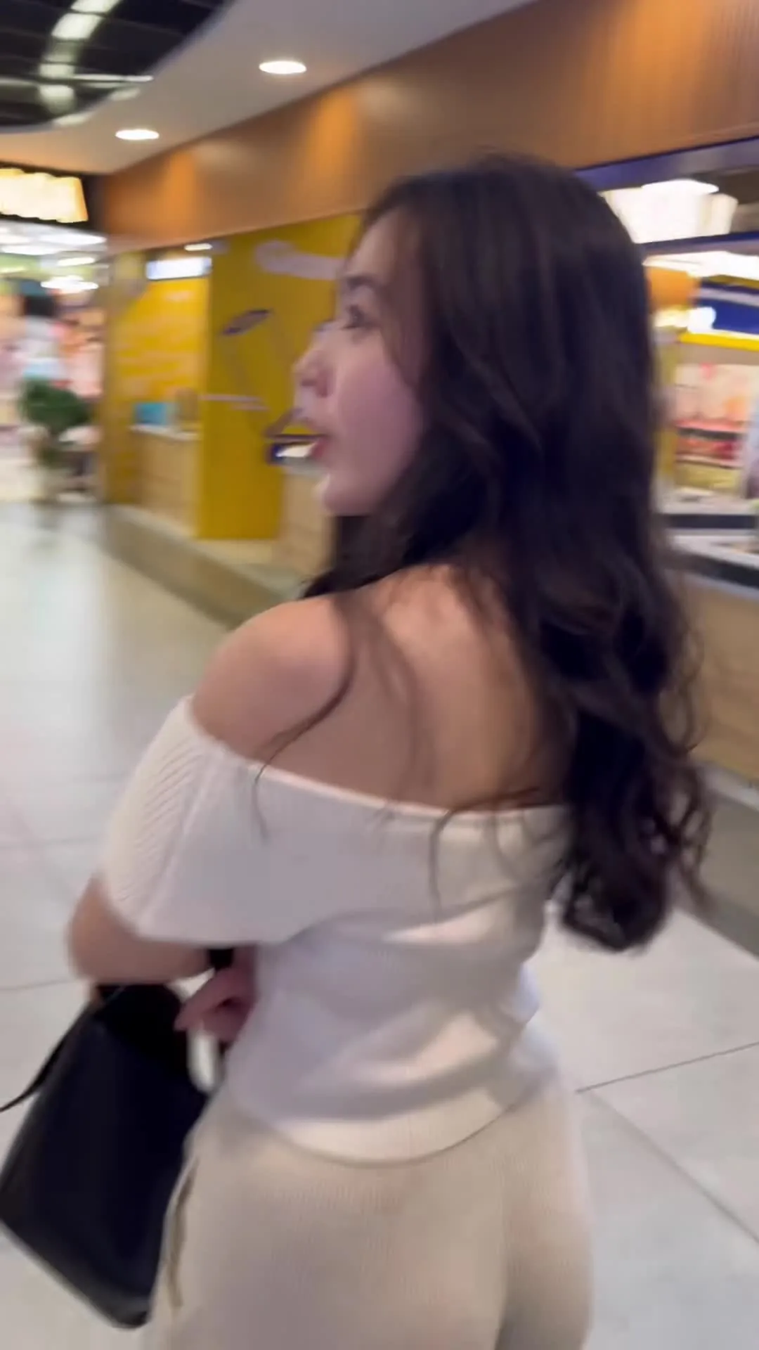 Preview for Định up 9g tối mà chọn nhạc tới 12g đêm