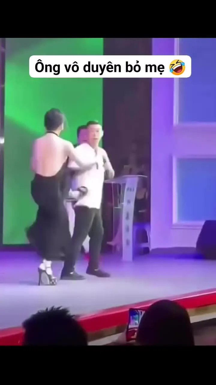 Preview for VIDEO 1905089558